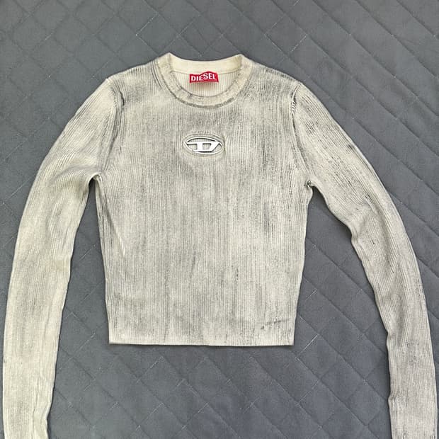 [xs] 디젤 울니트 Ribbed crew-neck with oval D