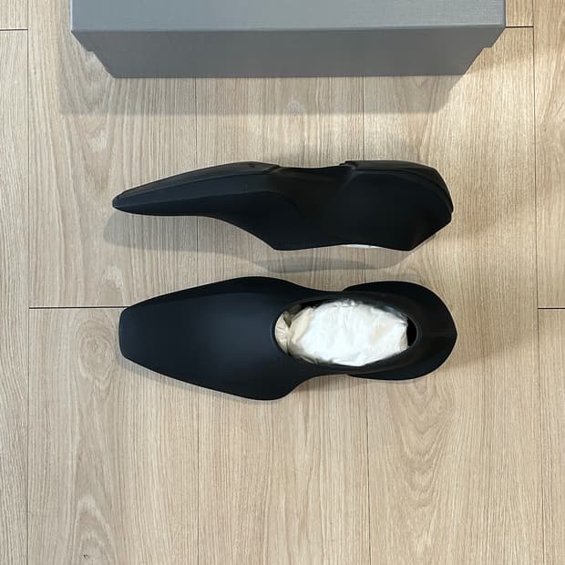 발렌시아가 스페이스 슈 매트 블랙 무광 42