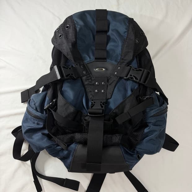 오클리 아이콘 백팩 2.0