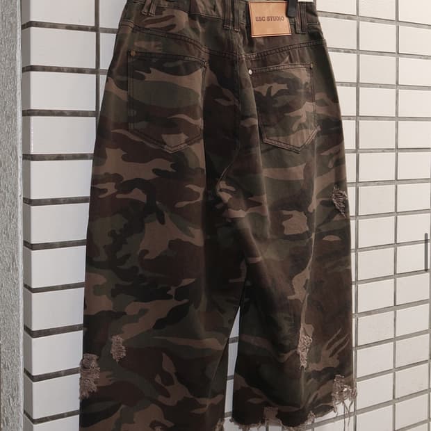 ESC STUDIO 카모 데미지 워싱 버뮤다 팬츠
