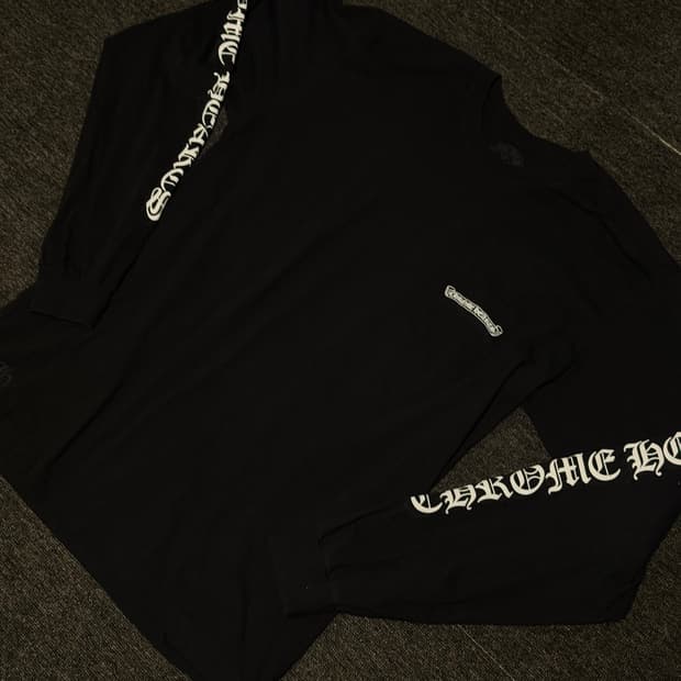 [XXL] 크롬하츠 스크롤 로고 롱슬리브 티셔츠 블랙