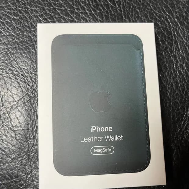 [미사용/새상품]애플 정품 가죽 맥세이프 카드지갑 포레스트그린