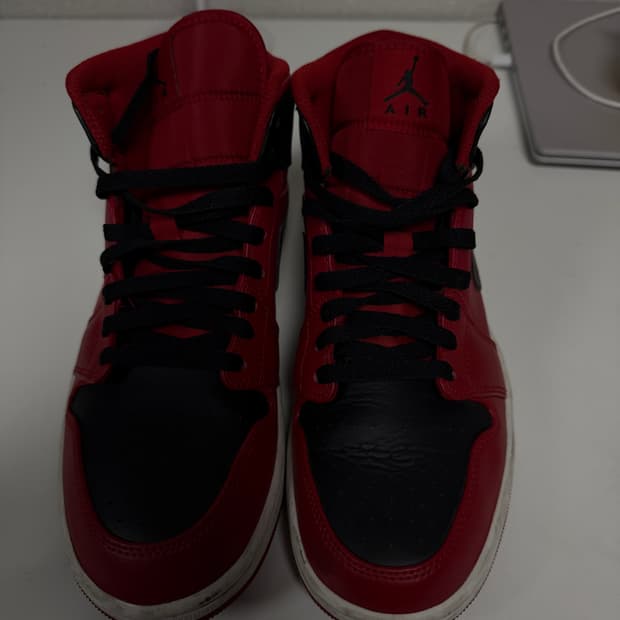 조던 1 미드 리버스 브레드