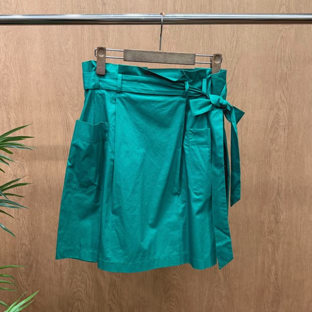 띠어리 미디 스커트 허리 스트랩 리본 타이 디테일 A라인 그린