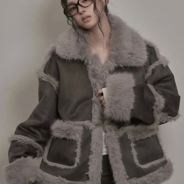 카키포인트 시어링 퍼 무스탕 차콜 새상품