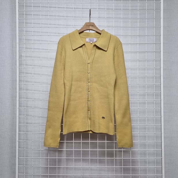 로라로라 카라 니트