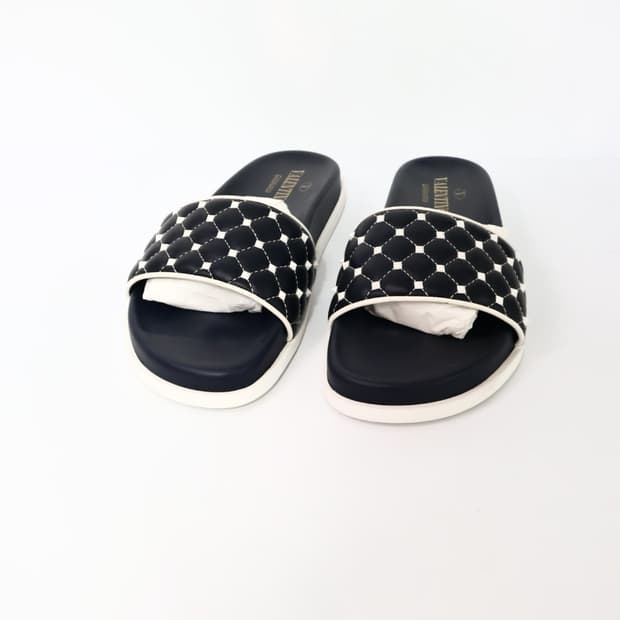 발렌티노 네이비 락스터드 스파이크 슬리퍼 36/230