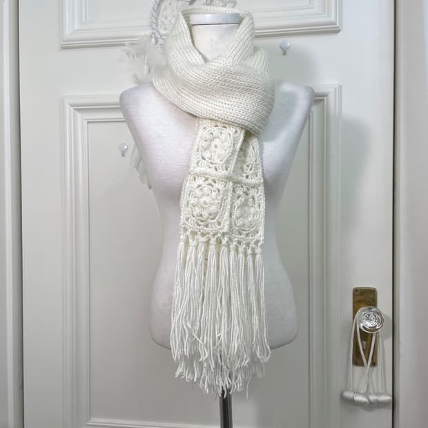 ivory crochet tessel point muffler