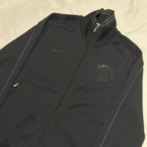 L 나이키 맨체스터유나이티드 블랙 트랙탑