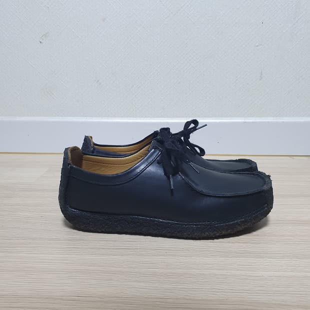 클락스 레더 왈라비 로퍼 255