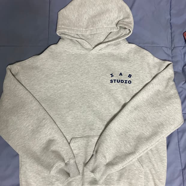 아이앱 스튜디오 후드티 L 라이트 그레이 팝니다.