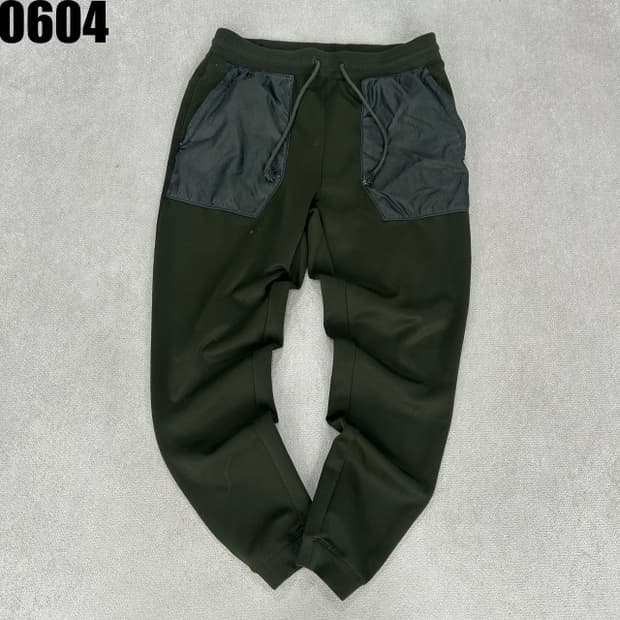 언더아머 카키 트레이닝바지 