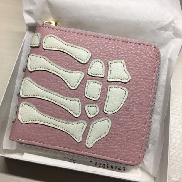 캐피탈 떰즈 업 본 핸드 집 월렛 핑크