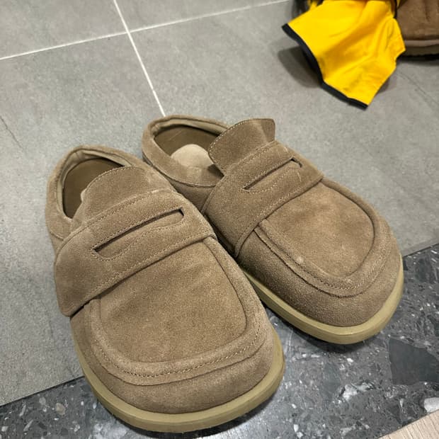 킨치 패디드 뮬 브라운 280