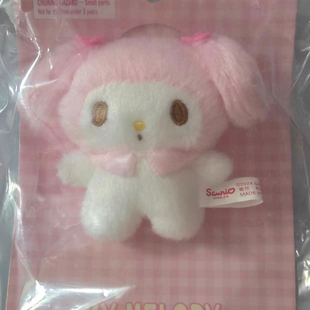 산리오 마이멜로디 피탓토 프렌즈 마스코트 뱃지 판매합니다.