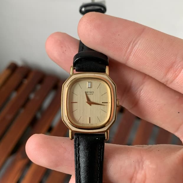 Seiko 골드 빈티지 쿼츠 시계