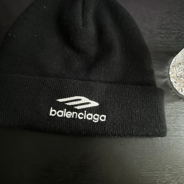 발렌시아가 아이콘 비니 