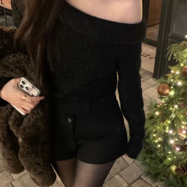 베르니마켓 트위드 오프숄더 블라우스