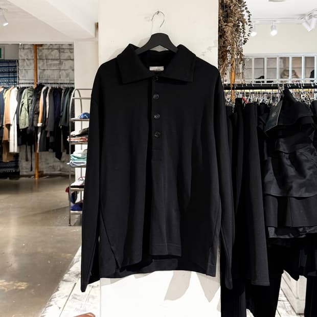 르메르 블랙 비스코스 울 혼방 헨리넥 롱 슬리브