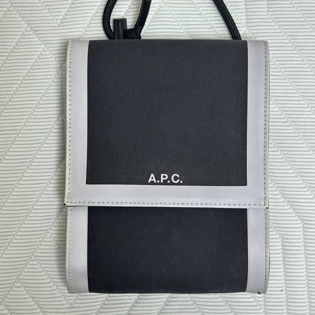 A.P.C 아페쎄 크로스백