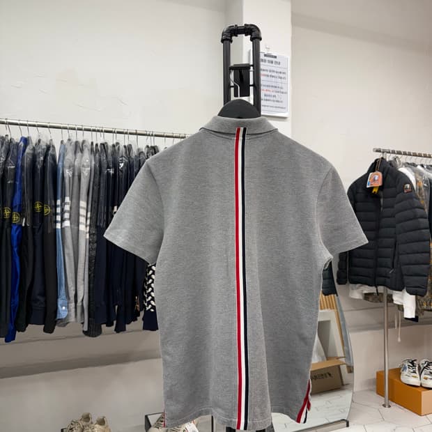 [2] 톰브라운 백삼선 PK 반팔티