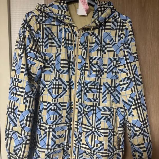 버버리 바람막이 S