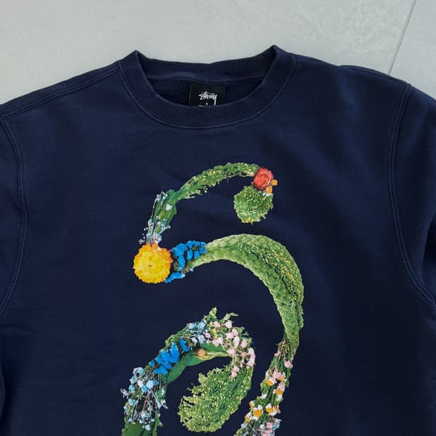 Stussy 플로랄 프린트 네이비 맨투맨 S