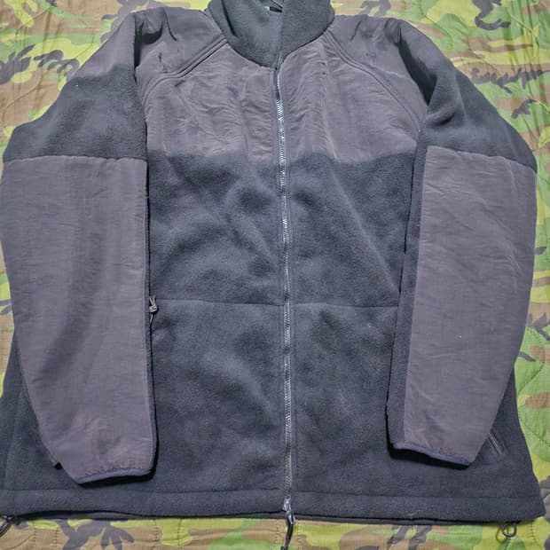 미군오리지날 300폴라텍 미사용신품 XL