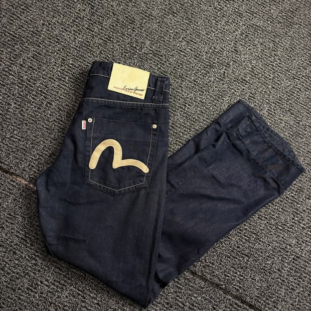 에비수 엔지니어드 Y2K 자수 생지 데님 커브드 팬츠 2010