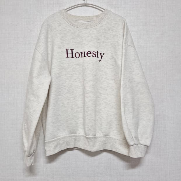 Honesty 맨투맨 티셔츠