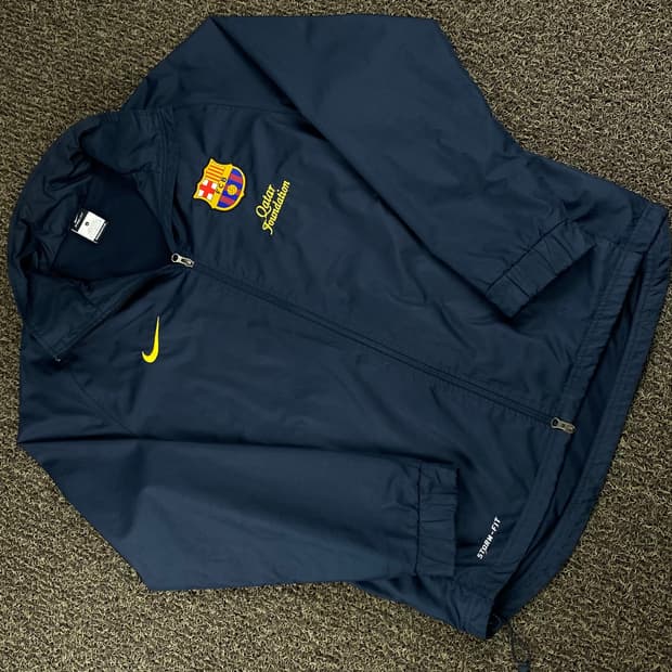 나이키 스우시 바르셀로나 네이비 바람막이