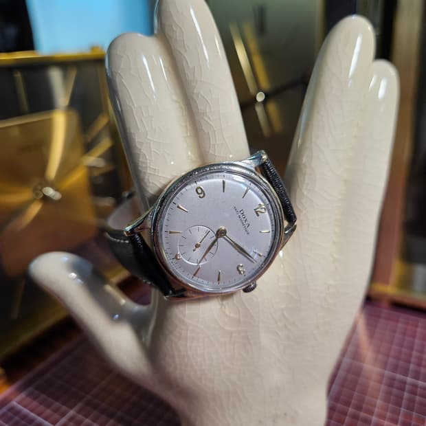 DOXA 빈티지 수동 핸드와인딩 시계