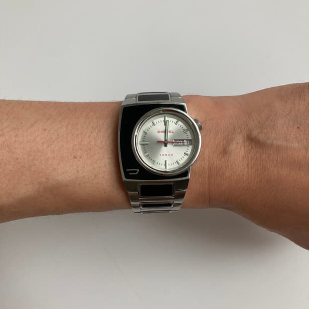 Analog Black / DZ-4066
