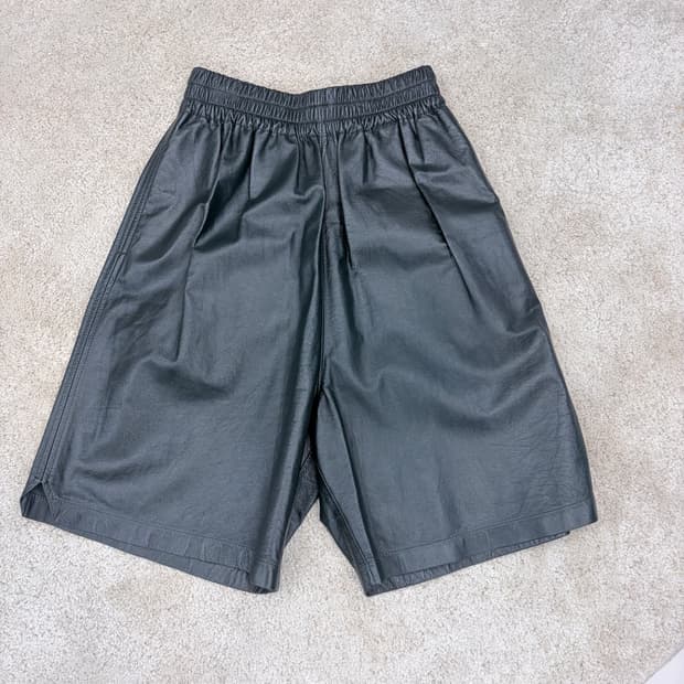 보테가베네타 램스킨 가죽 반바지 / 밴딩 버뮤다쇼츠