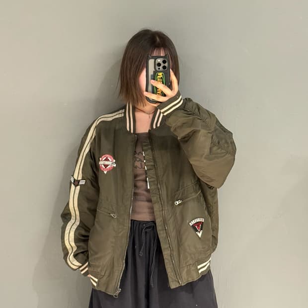 patch point line detail flight jumper