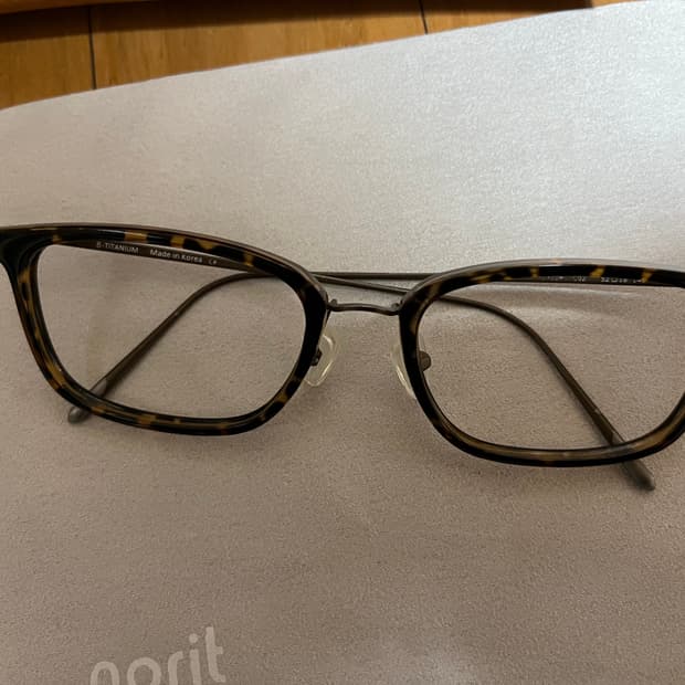 헤지스 톨토이즈 52-18-143 렉탱글(긱시크)