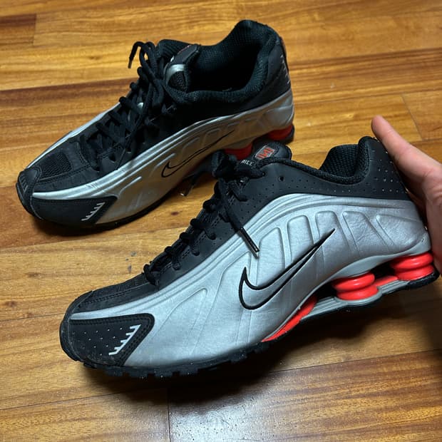 나이키 샥스 R4 