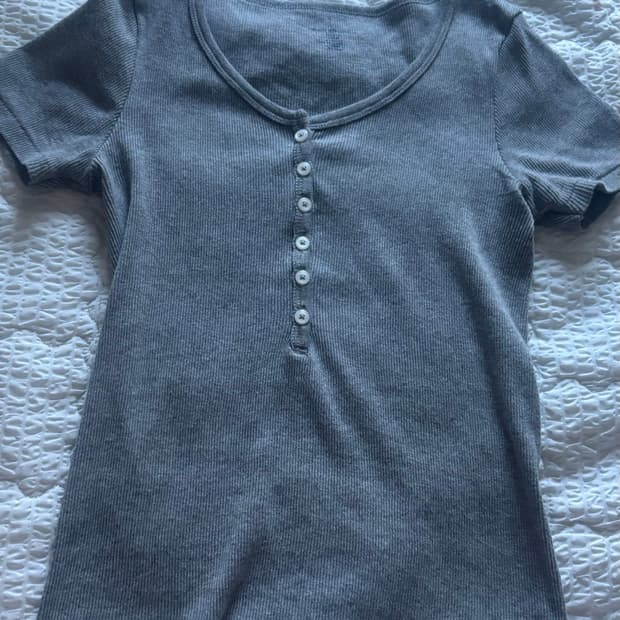 Brandy Melville top 🪽