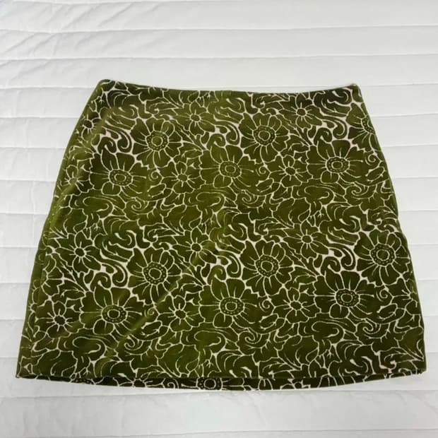 앤아더스토리즈 스커트