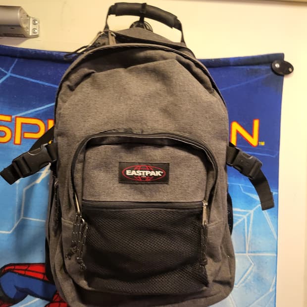 이스트팩 백팩 깨끗