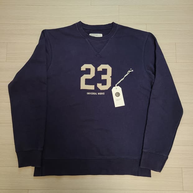 유니버셜웍스 맨투맨 m