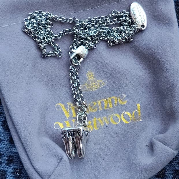 풀박스) 비비안웨스트우드 사랑니 목걸이