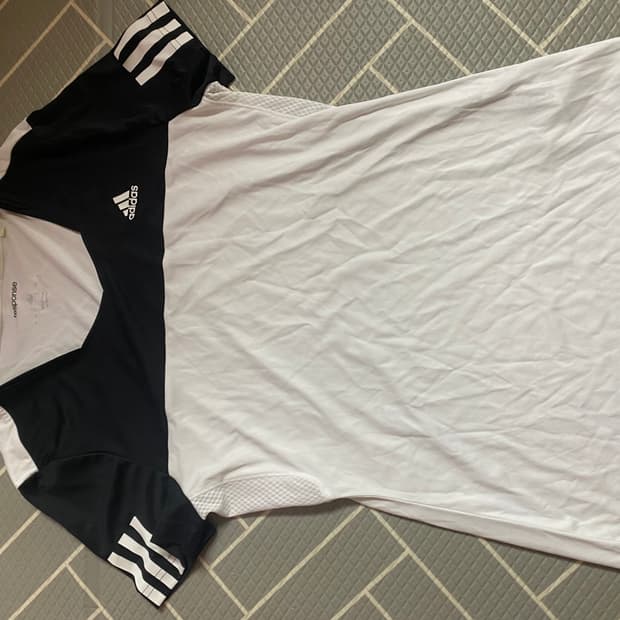 핀터깔 아디다스탑