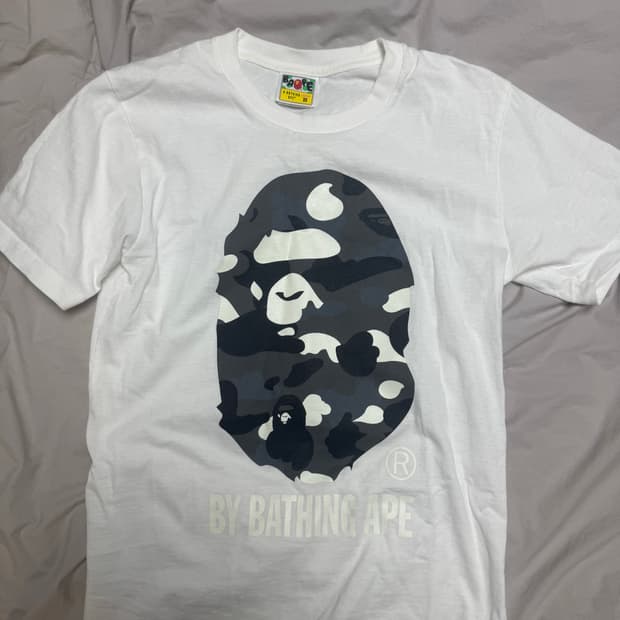 베이프 여성용 카모 반팔