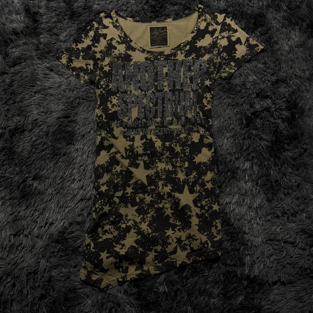 Sky Bomber 카키 스타패런 글리터 레터링 언발란스 반팔T