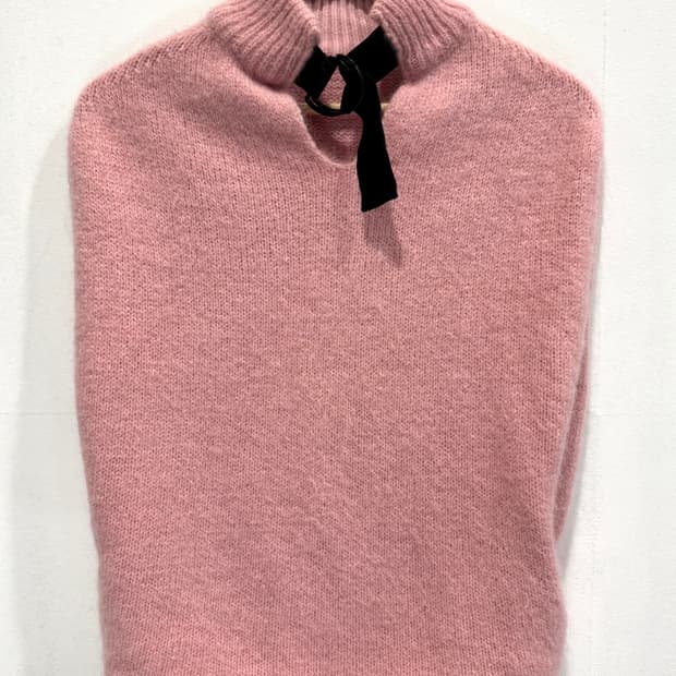 엠포리오 아르마니 핑크 니트 40사이즈 정픔