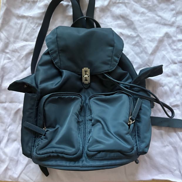 분크 헤이더블 포켓 백팩 미디움