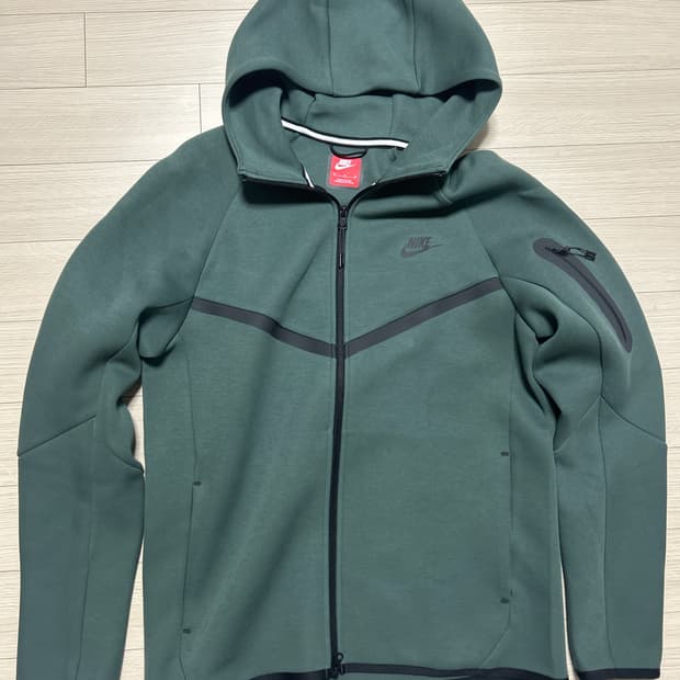 나이키 테크팩 녹색