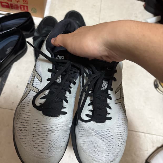 아식스 젤카야노 25 그레이