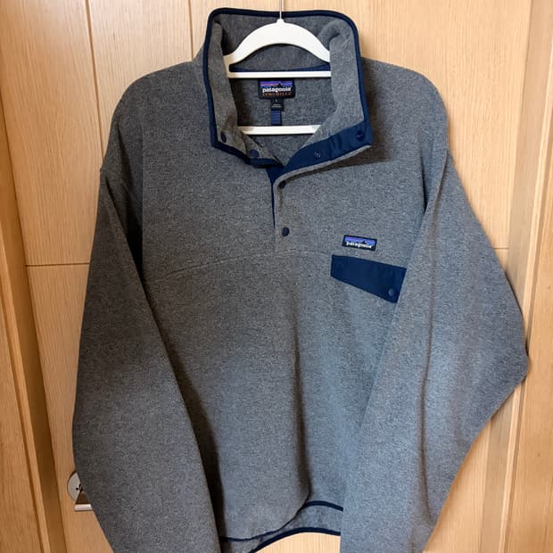 [L] 파타고니아 신칠라 그레이 스냅 티